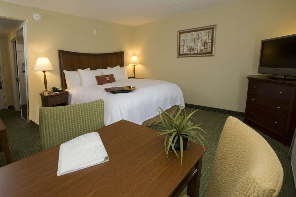 Hampton Inn & Suites Navarre Pokoj fotografie
